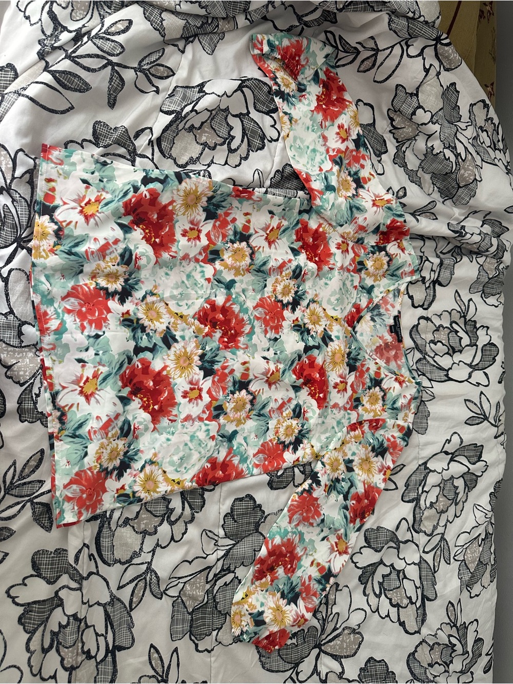 Mario Serrani Floral Long Sleeve Women’s Top in Red, Mint & Yellow
